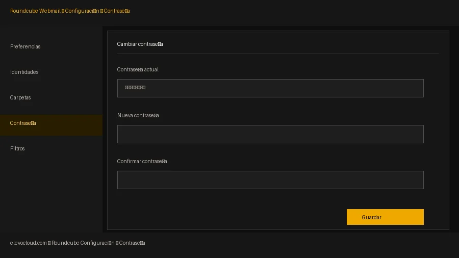 Pantalla de configuración de Roundcube Webmail con la sección de cambio de contraseña abierta