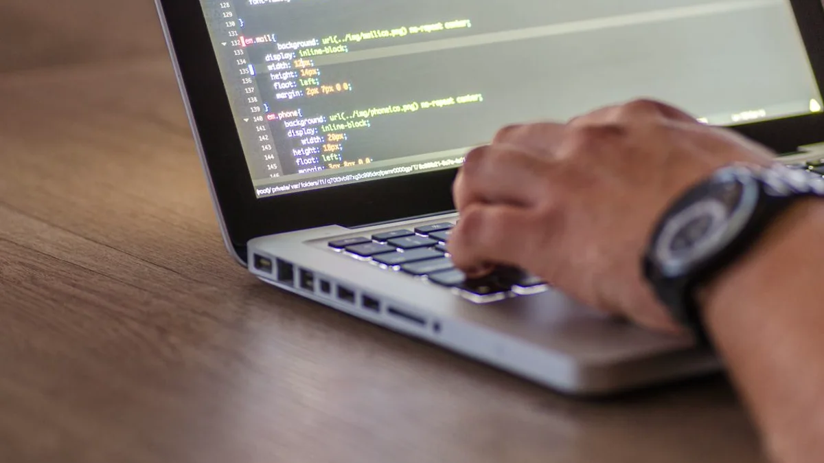 WordPress vs Joomla vs Drupal: ¿cuál CMS elegir para tu proyecto en Chile?